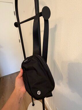 women's sling bag lululemon Crossbody Bags
